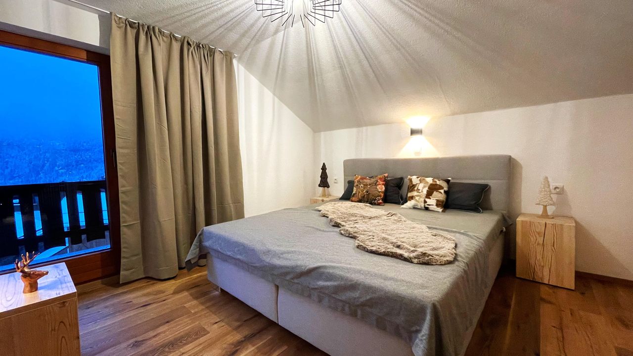 one of 7 bedrooms one of 7 bedrooms